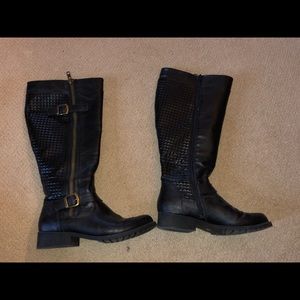 Black 6.5 Steve Madden boots